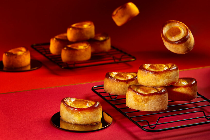 包餡金-窗花木盒 Gold Ingot Shaped Pastry-Hand Carved Wooden Gift Box